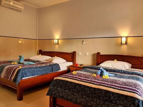 Deluxe Üç Kişilik Oda, Birden Çok Yatak, Balkon, Havuz Manzaralı