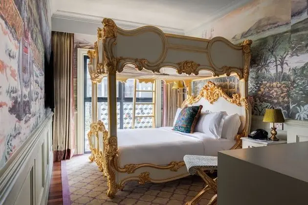 Royal Deluxe, Guest room, 2 Queen(s), City view
