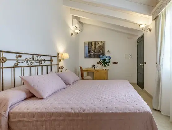 Comfort Tek Büyük veya İki Ayrı Yataklı Oda