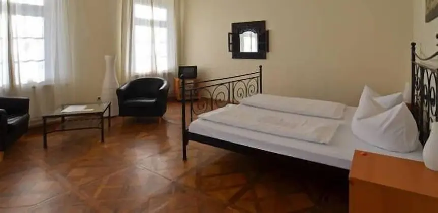 Standard Tek Büyük Yataklı Oda