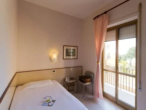 Classic Tek Kişilik Oda (French Bed)
