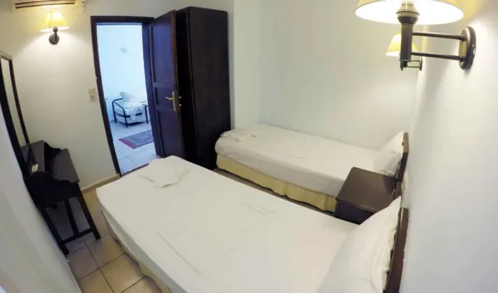 2+1 Havuz Manzaralı Apart Oda