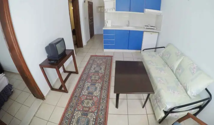 2+1 Havuz Manzaralı Apart Oda