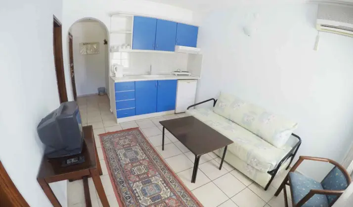 2+1 Havuz Manzaralı Apart Oda