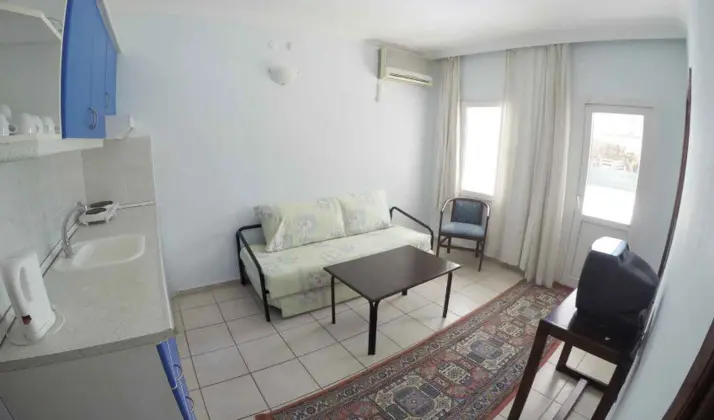 2+1 Havuz Manzaralı Apart Oda(İptal Edilemez)