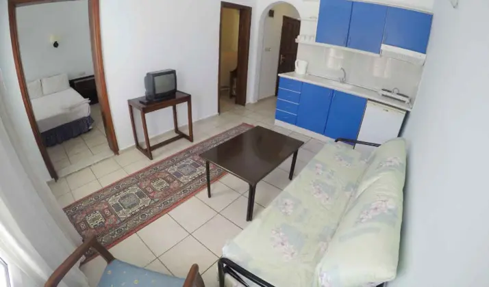 2+1 Havuz Manzaralı Apart Oda(İptal Edilemez)