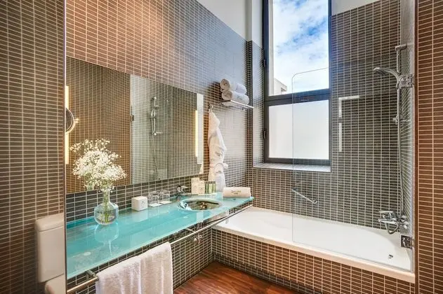 Premium Tek Büyük Yataklı Oda