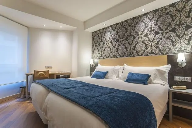 Classic Tek Büyük Yataklı Oda