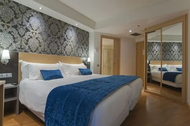 Classic Tek Büyük Yataklı Oda