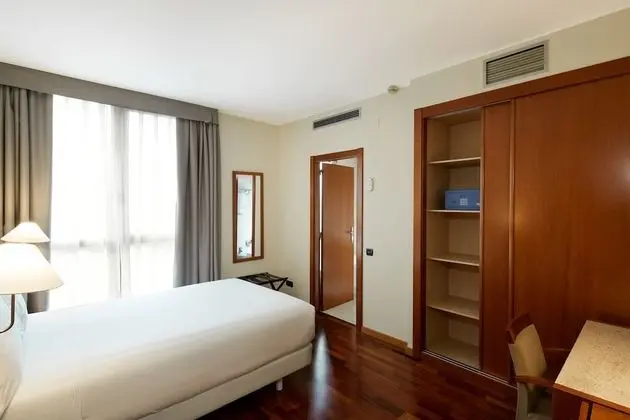 Classic Tek Büyük Yataklı Oda