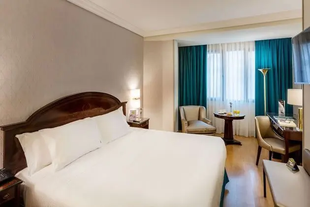 Classic Tek Büyük Yataklı Oda