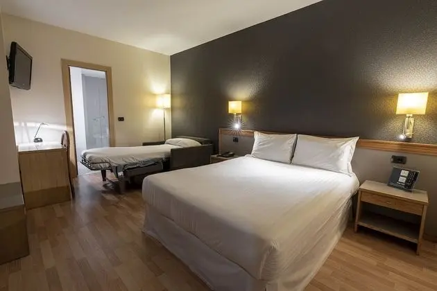 Tek Büyük Yataklı Oda (with extra bed)