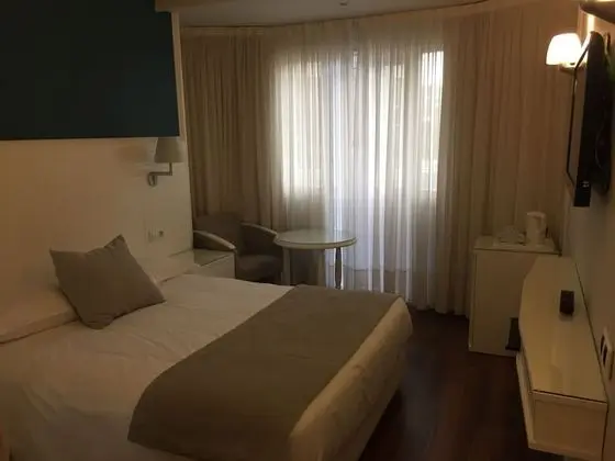 Basic Tek Büyük Yataklı Oda