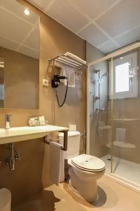 Standard Büyük Yataklı Tek Kişilik Oda