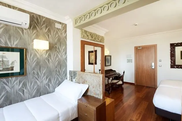 Superior Üç Kişilik Oda, Balkon