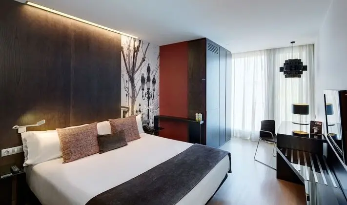 Superior Büyük Yataklı Tek Kişilik Oda (Views)