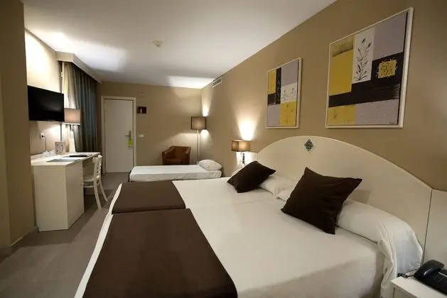 Dört Kişilik Oda (2 adults and 2 children)