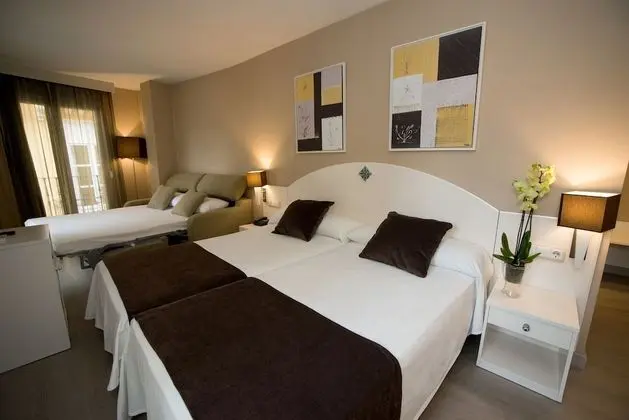 Üç Kişilik Oda (2 adults and 1 child)