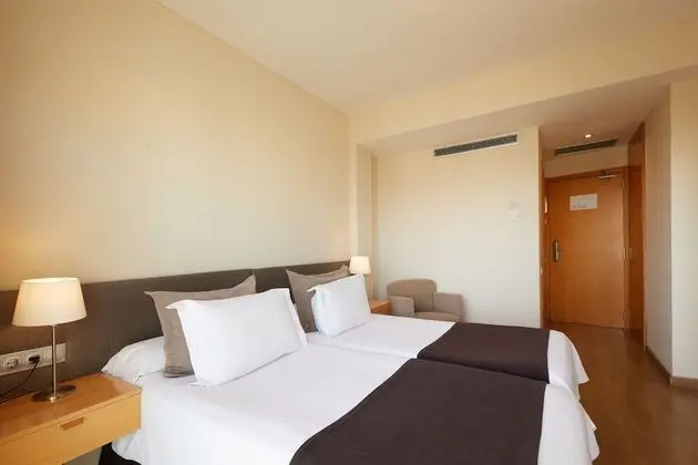 Tek Büyük veya İki Ayrı Yataklı Oda, Balkon