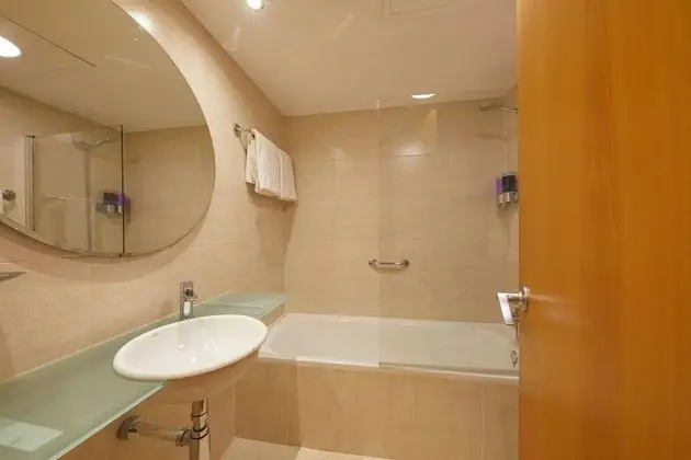 Tek Büyük veya İki Ayrı Yataklı Oda, Balkon