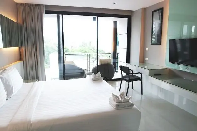 Deluxe Side Sea View