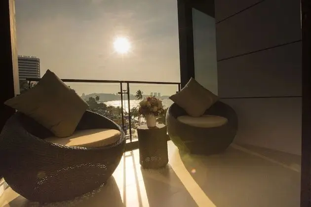 Deluxe Side Sea View