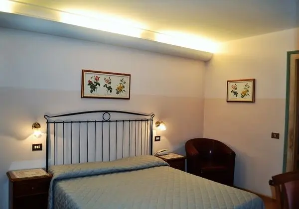 Üç Kişilik Oda
