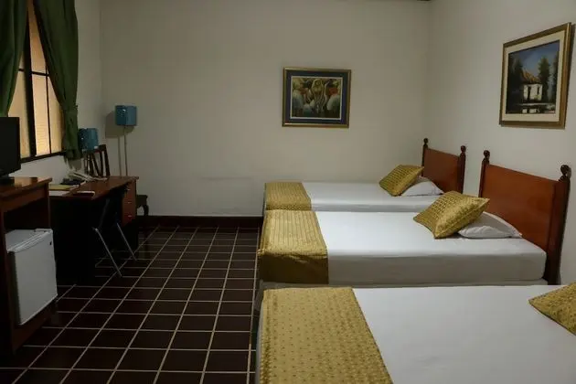 Üç Kişilik Oda