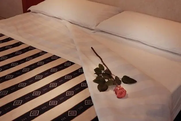 Büyük Yataklı Tek Kişilik Oda