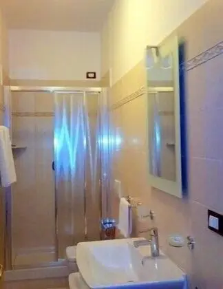Büyük Yataklı Tek Kişilik Oda
