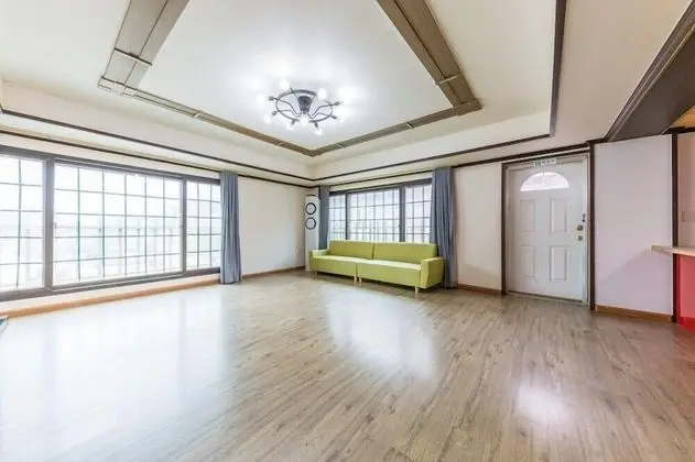 Oda (Serence upper floor)