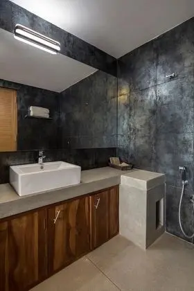 Deluxe Tek Büyük Yataklı Oda, Balkon, Deniz Manzaralı