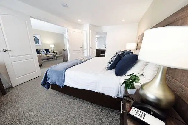 RKSV Superior King Suite with Courtyard View