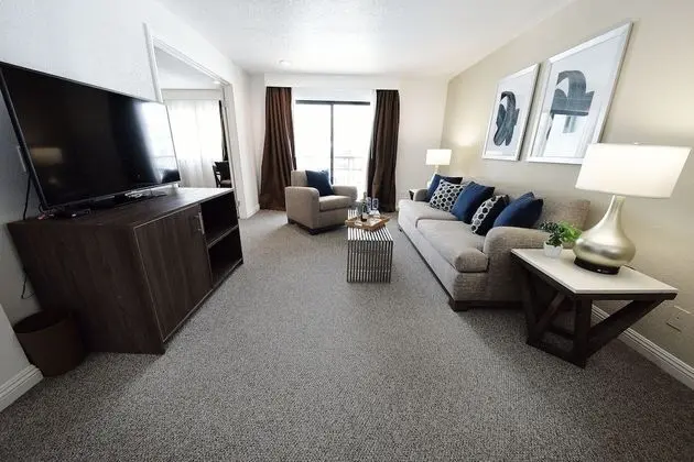 RKSV Superior King Suite with Courtyard View