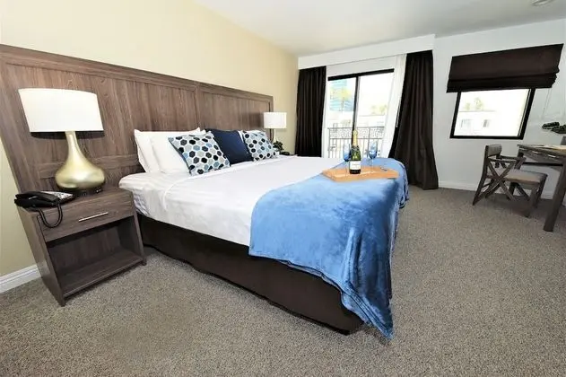 RKV King Room with Courtyard View