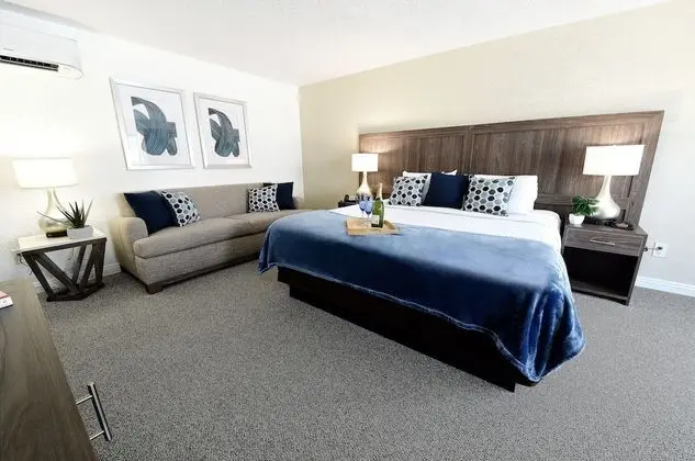 RKV King Room with Courtyard View