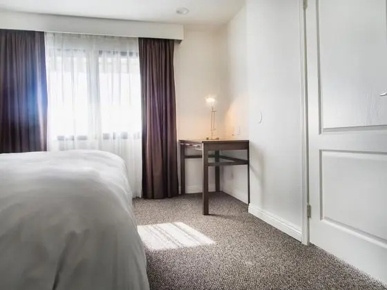 RKV King Room with Courtyard View
