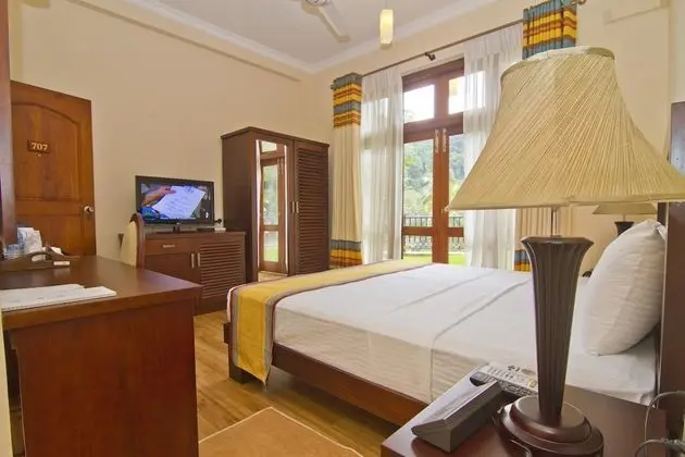 Deluxe Tek Büyük Yataklı Oda, 1 Çift Kişilik Yatak, Balkon, Dağ Manzaralı