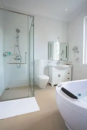 Luxury Üç Kişilik Oda, 3 Tek Kişilik Yatak, Küvet