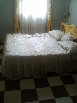Büyük Yataklı Tek Kişilik Oda