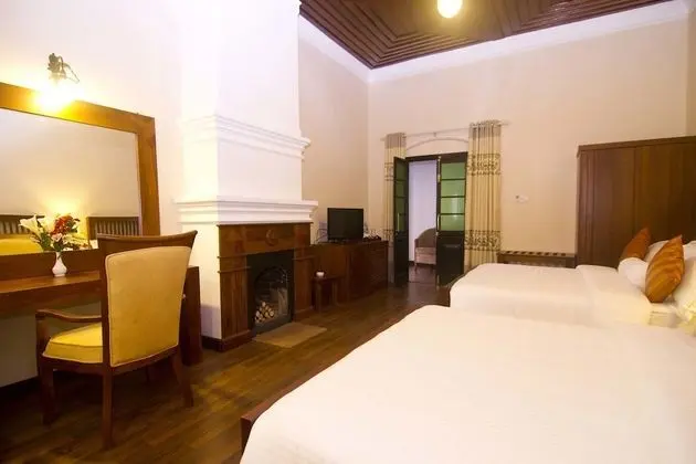 Luxury Üç Kişilik Oda, Şömine, Bahçe Manzaralı