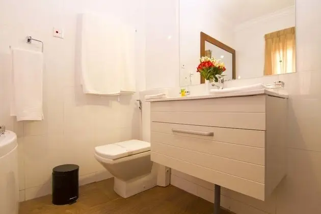 Luxury Üç Kişilik Oda, Şömine, Bahçe Manzaralı