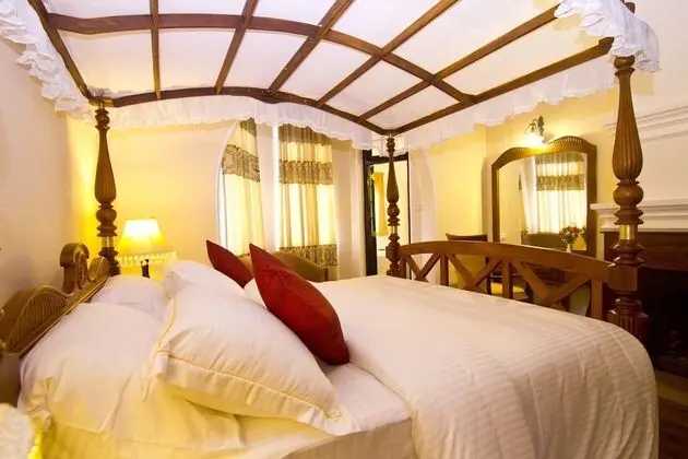 Royal Tek Büyük Yataklı Oda, Sıcak Su Havuzu