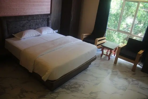 Luxury Tek Büyük Yataklı Oda