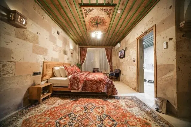 Garden Suite, Vadi veya Bahçe Manzaralı, Küvetli