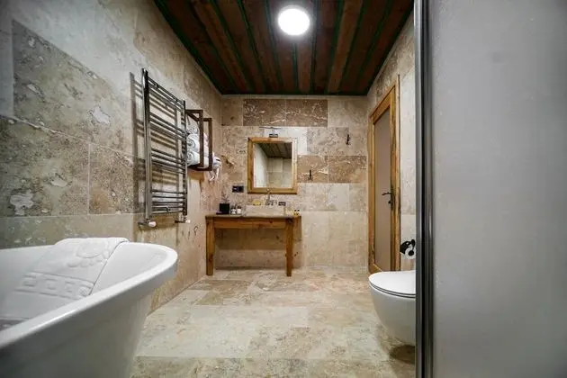 Garden Suite, Vadi veya Bahçe Manzaralı, Küvetli