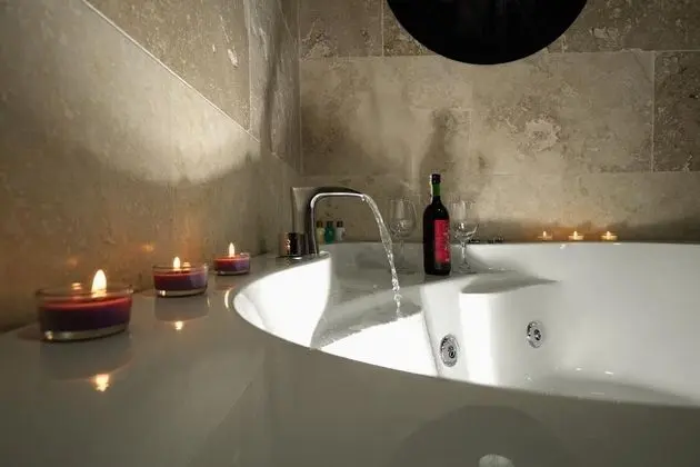 Grand Garden Suite, Vadi veya Bahçe Manzaralı, Jakuzili