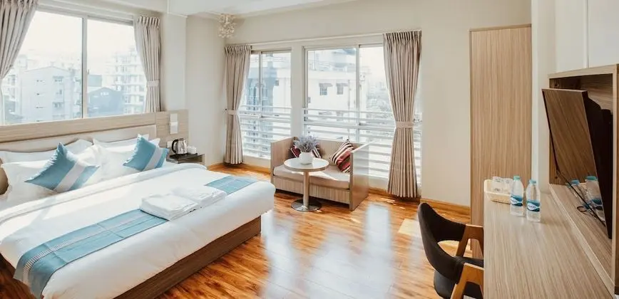 Deluxe Tek Büyük Yataklı Oda