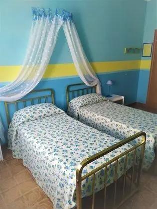 Tek Büyük veya İki Ayrı Yataklı Oda, Ortak Banyo