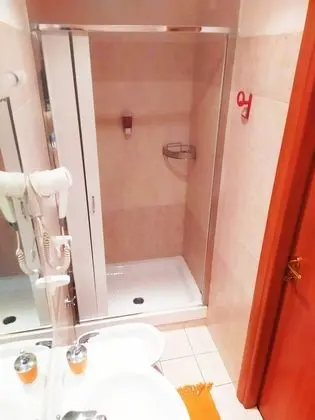 Tek Büyük veya İki Ayrı Yataklı Oda, Özel Banyo